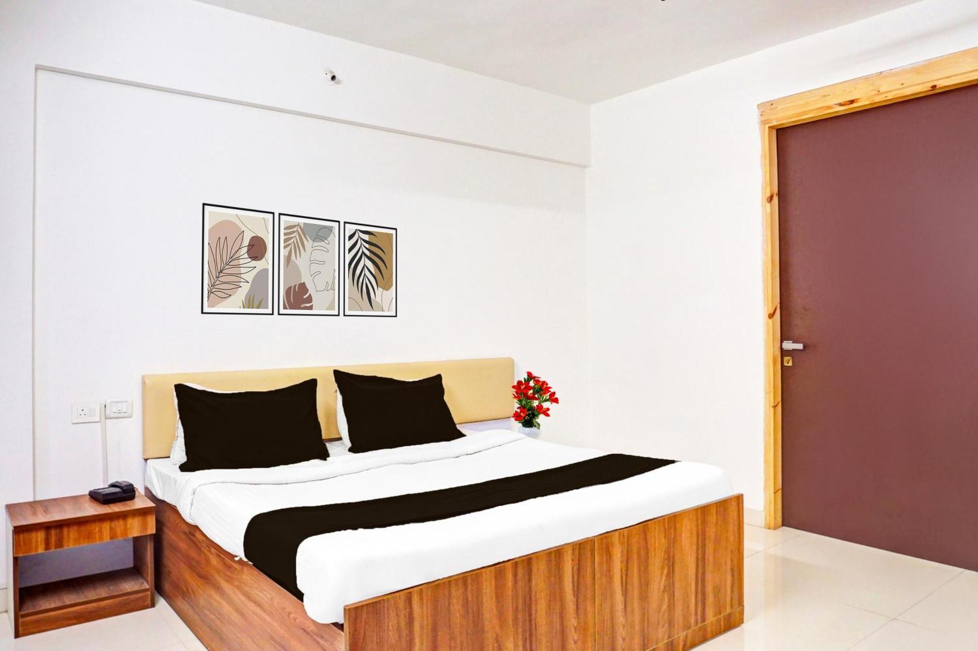Super Collection O Baner Formerly Seven Hills Dāpuri Εξωτερικό φωτογραφία